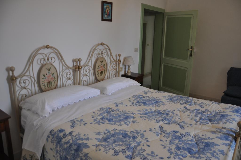 Agriturismo "Antico Frantoio" Foligno Exterior photo