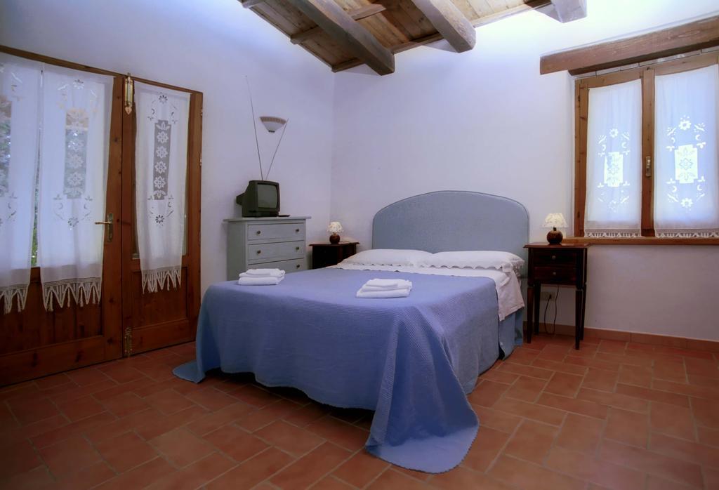 Agriturismo "Antico Frantoio" Foligno Room photo
